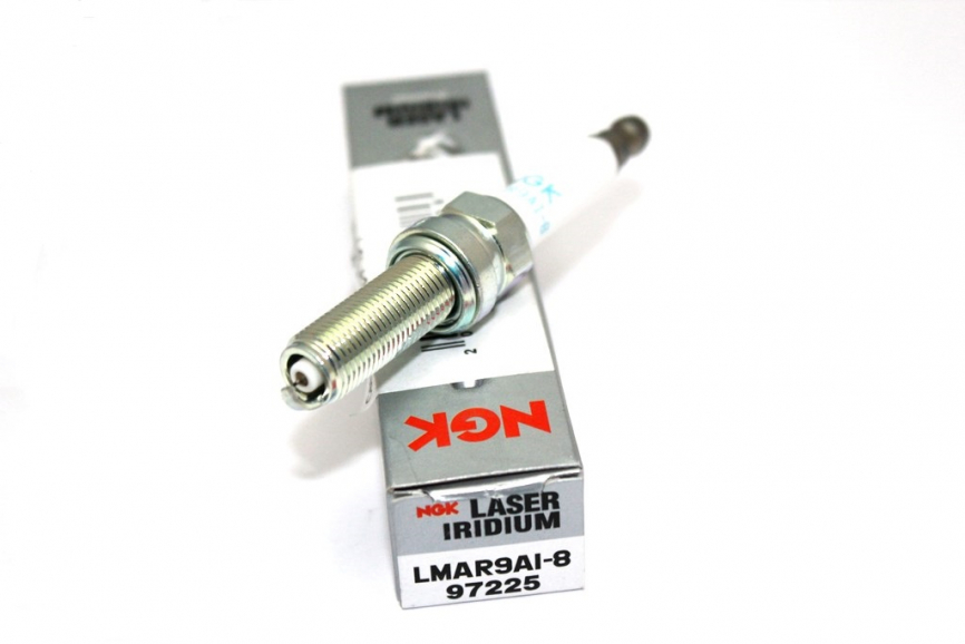 Свеча зажигания NGK LMAR9AI-8 фото 1